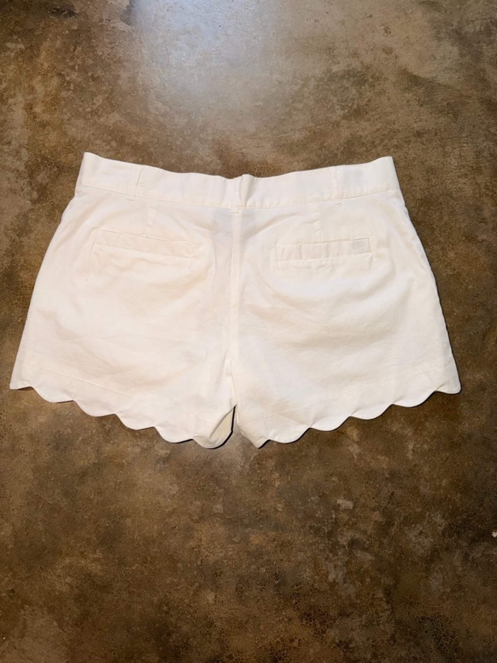 Lauren James Scalloped-Hem Chino Shorts - Size M - Picture 2 of 8